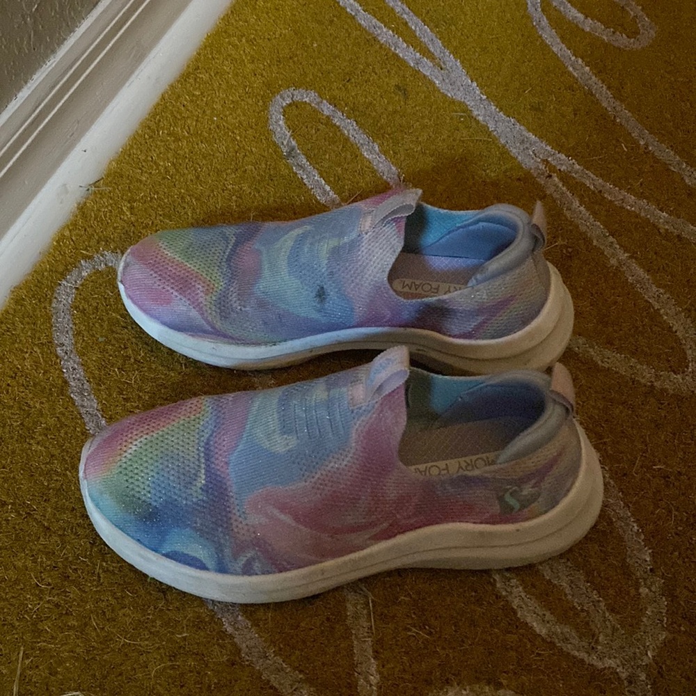 Sketchers memory foam shoes